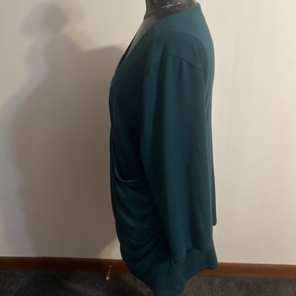 Soft Surrounding Green Faux Wrap V-neck 3/4 sleeves tunic, size 1X - Picture 5 of 7